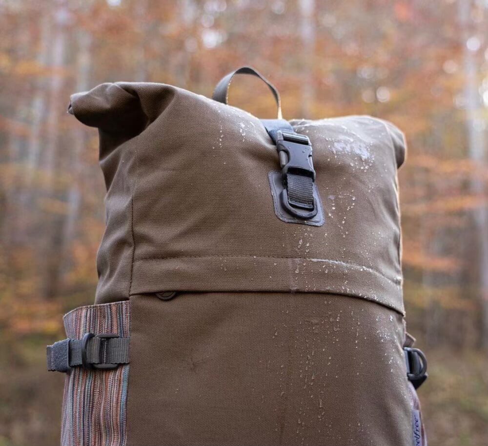 FEELFREE BLUE RIDGE BACKPACK กระเป๋ากันน้ำ กระเป๋าเป้กันน้ำ พรีเมี่ยม สี BLUE BIRD